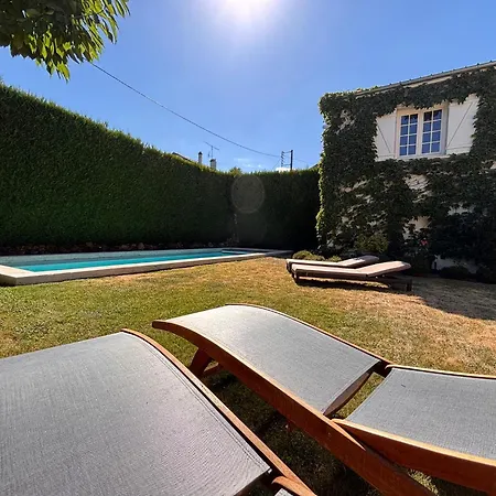 Les Sablons Avec Piscine Au Coeur Des Vignes *
